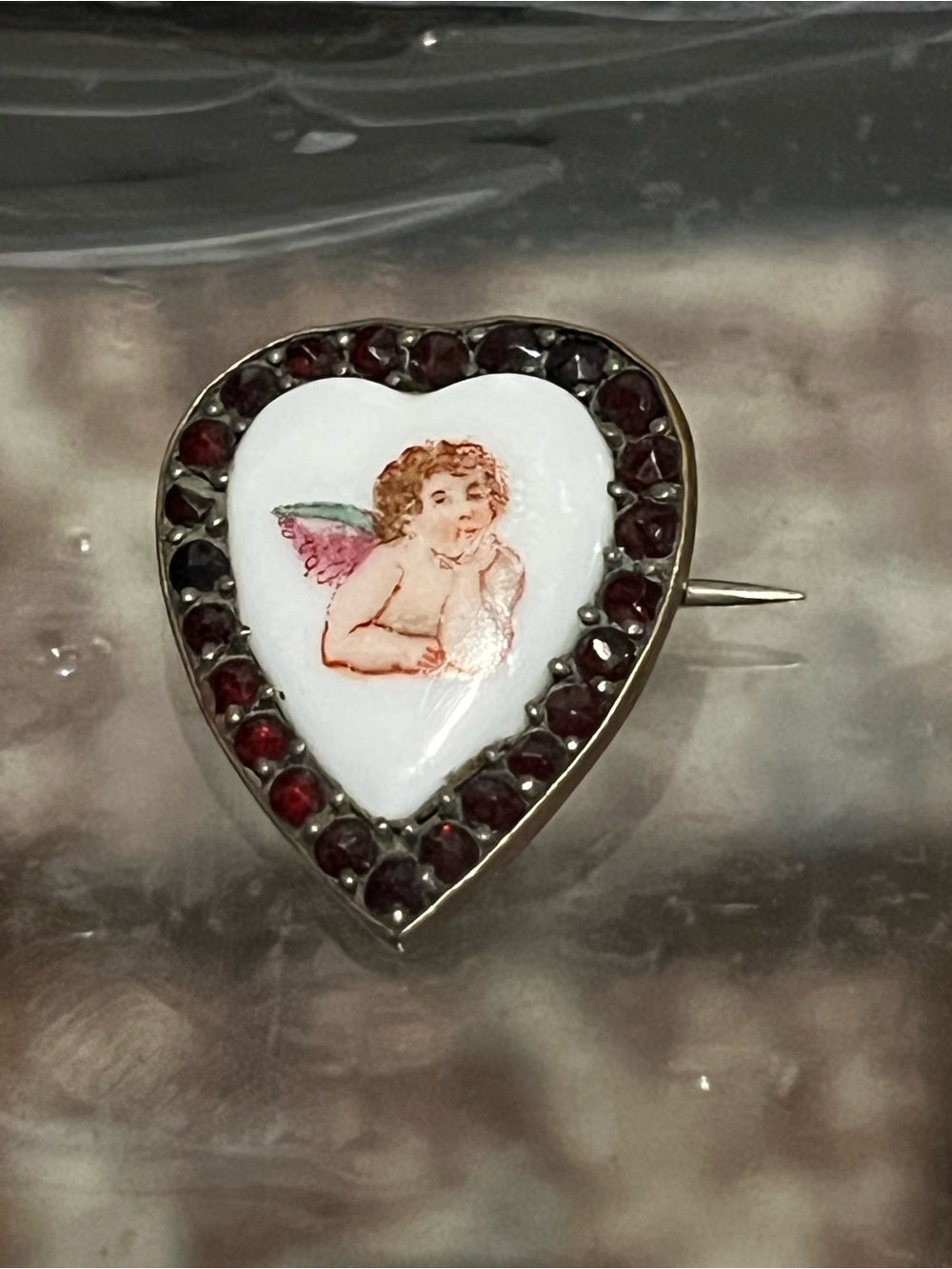 Antique- 19 century Heart-Shaped Cherub Porcelain Pin Brooch in Red Ruby’s aroun